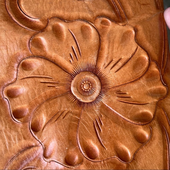 Vintage Tooled Poppy Clutch Purse - Picture 8 of 16